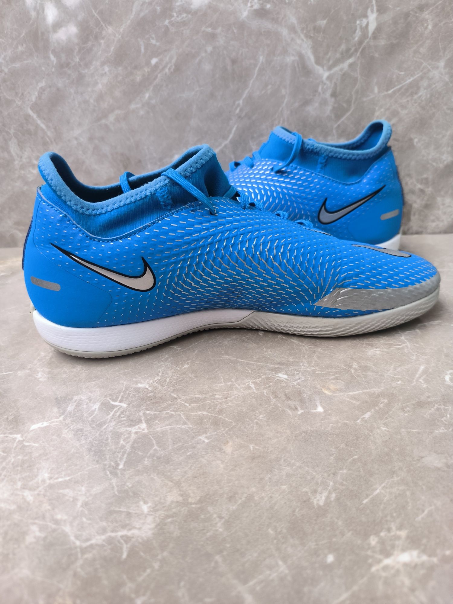 Nike PHANTOM футболни обувки 41 номер