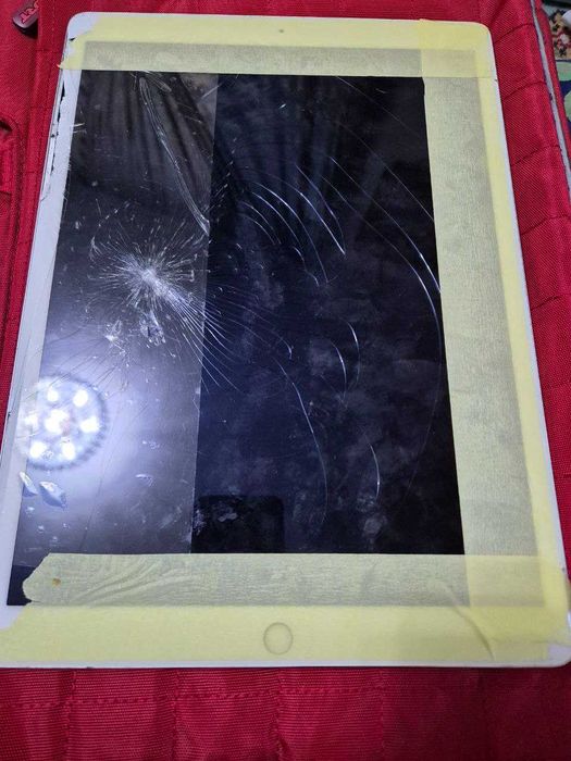 Apple iPad Pro 1st Gen 12.9" 32GB Silver Wi-Fi Tablet ML0G2LL/A