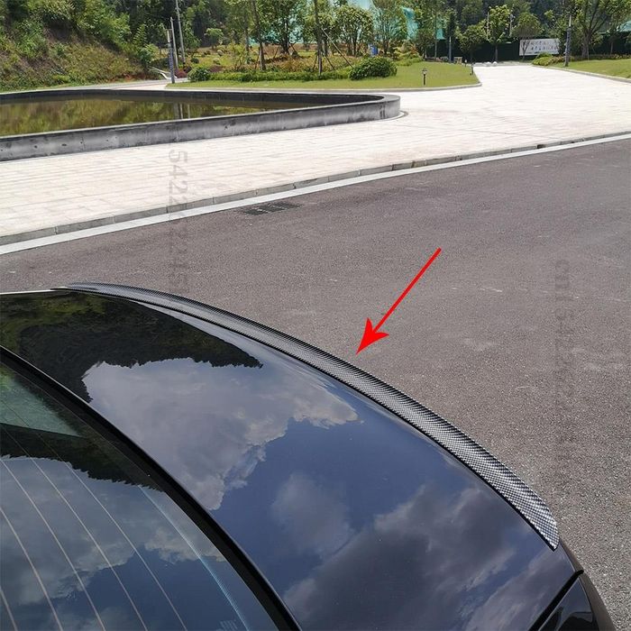 Lip spoiler portbagaj