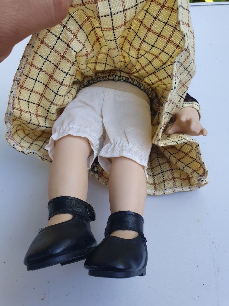 Papusa portelan vintage expresiva 34 cm