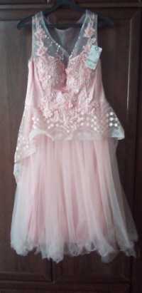 продам нарядное легкое летнее розовое платье р.46