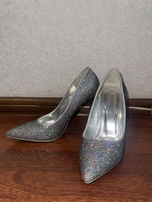 почти новые туфли и кеды