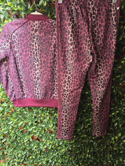 Compleu animal print Adidas