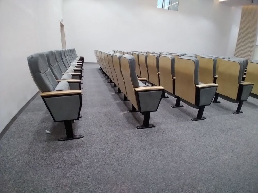 Театральные кресла. Кресла в конференц зал. Кресла в залы ожидания.
