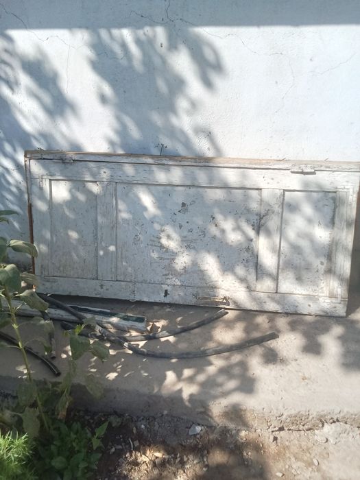 Дераза эшик Бир жойга сотилади нархи 200