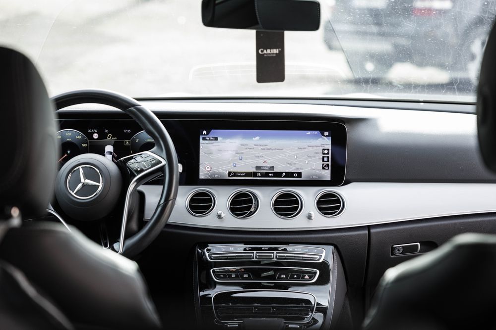 Mercedes Benz - 45 хил. Км. 2021 година от Силвър Стар W1K2132041A9754