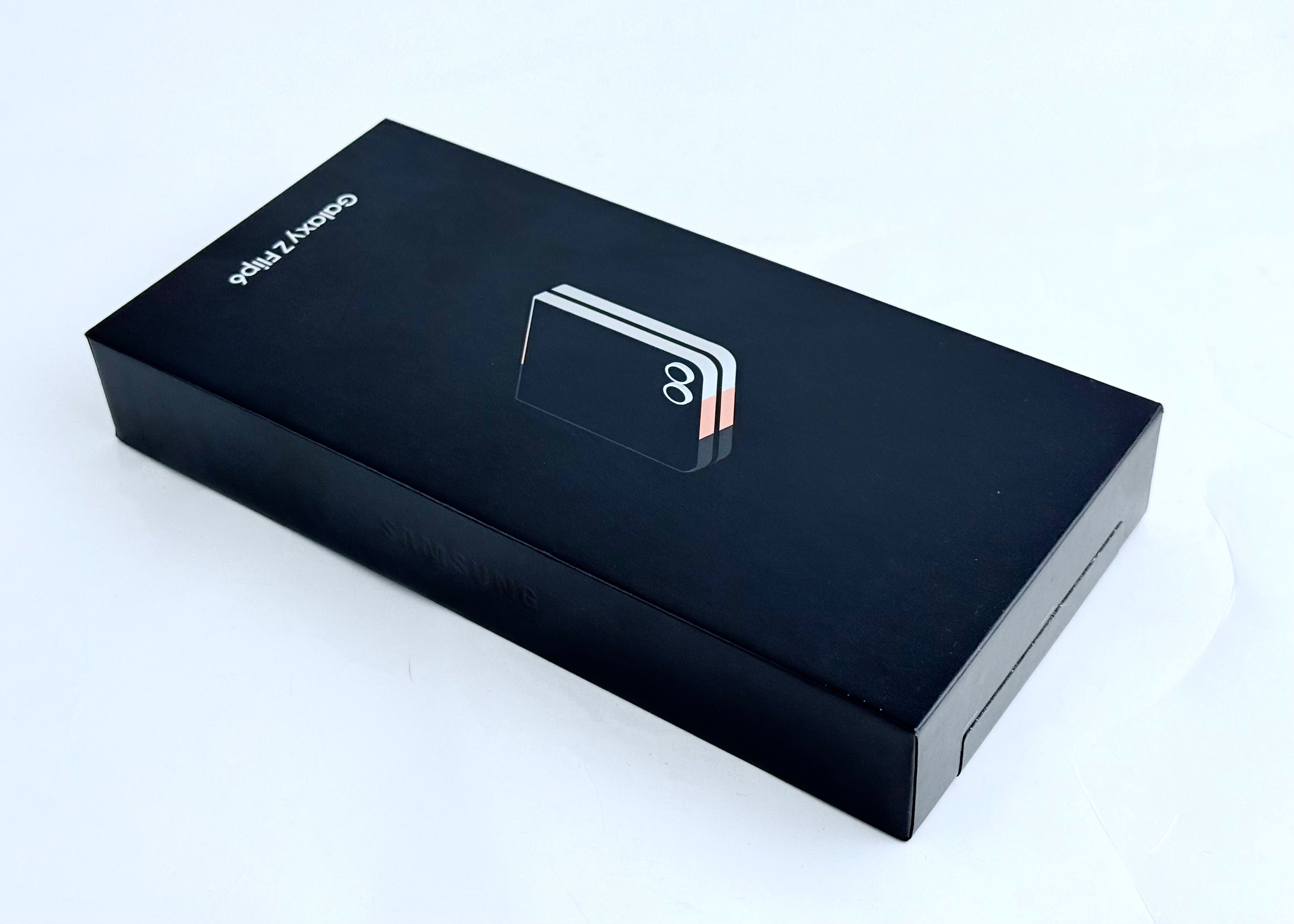 НОВ! Samsung Galaxy Z Flip 6 5G 256GB 12RAM Peach Гаранция!