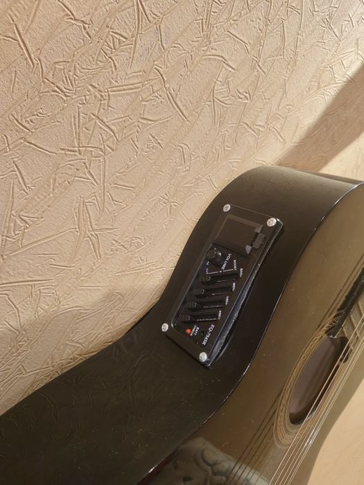 Продам Электро акустическую гитару