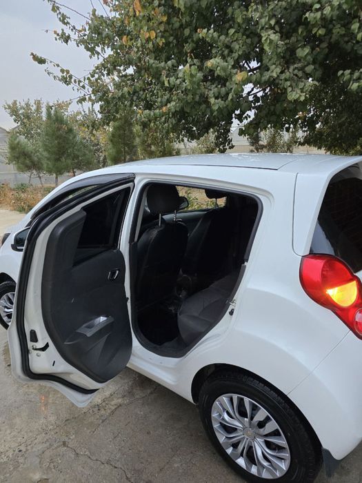 Спарк 2012 йил пробек : 123 000 нархи : 5400