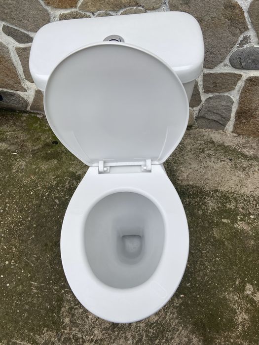 Мивки .Тоалетна чиния и казанчета.Моноблок.