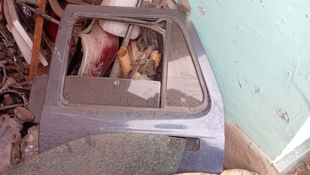 Тойота сурф 130 дверы левы задны правы задны