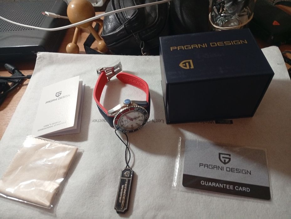 Часовник Само навиващ! НОВ