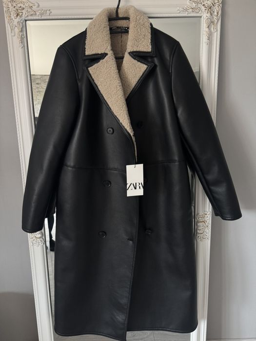 Двулицево палто Zara