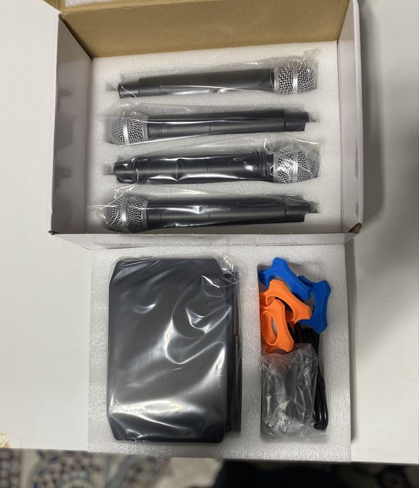 Микрафон Shure 4 микрафона в одном базе