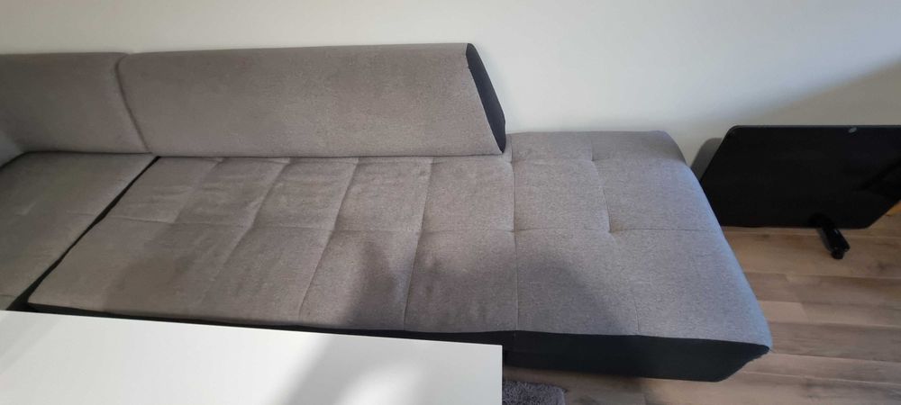 Ъглов голям диван