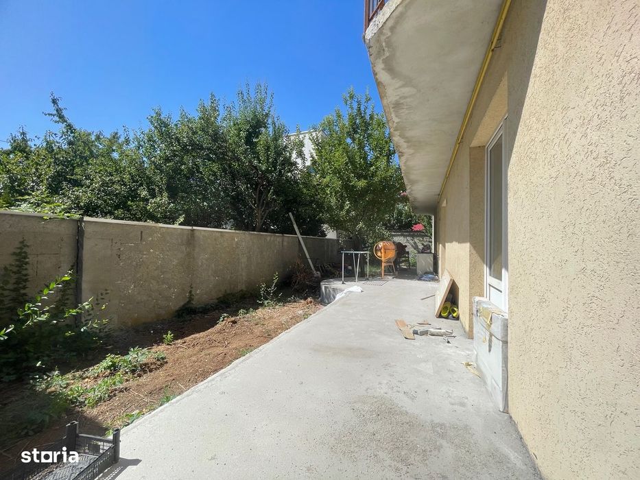 3 camere cu curte proprie și parcare | Bloc tip vilă |Metrou 2 min