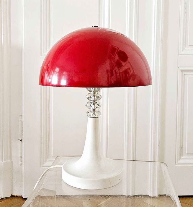 Унгарска дизайнерска настолна лампа