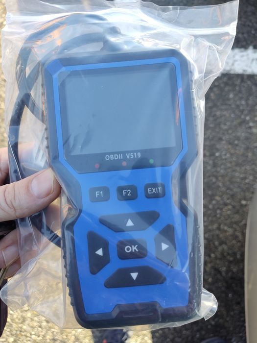 Vând tester universal auto OBD2 – diagnoză profesională pentru toate m