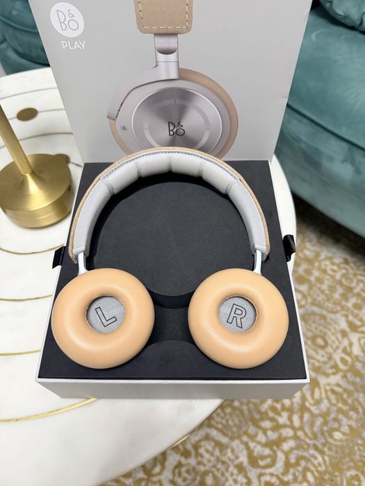 Casti Bang & Olufsen H8 noi