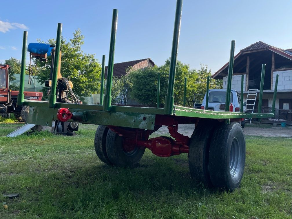 Vând remorca pentru  tractor