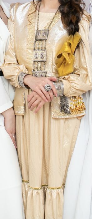 Барлық киімді общий 15 мыңға беремін  .размер 42 ,S,XS