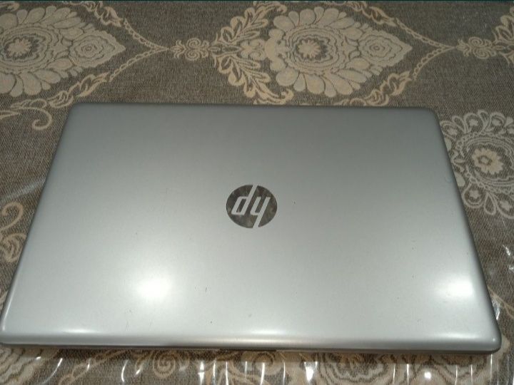 HP laptop 15-da0xxx