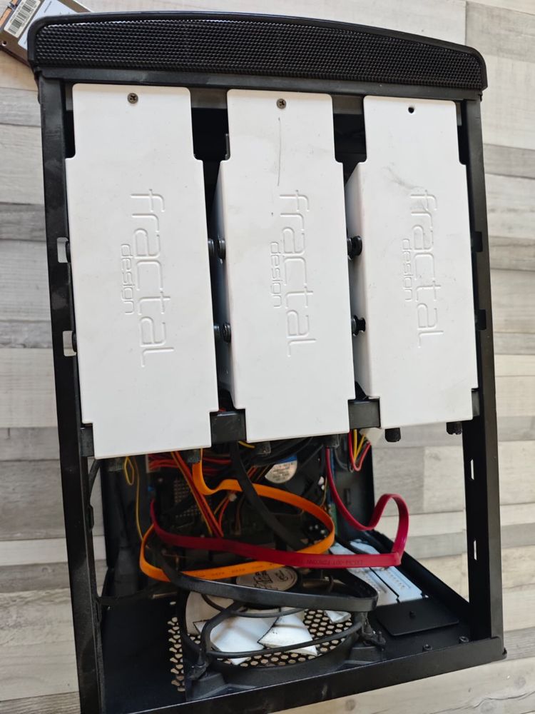 Server ( Сървър) / NAS