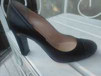Черни елегантни дамски обувки на ток, дължина на стелката 23 см