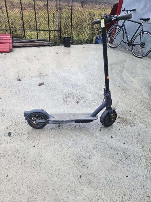 Trotineta Xiaomi electric scooter MI 3,300 W,
