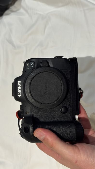 Vand Canon R6 II si Canon R6