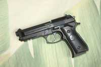 pistol Beretta replica