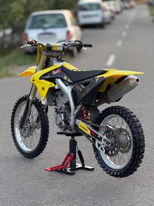 Vând Suzuki RMZ 450 2015 impecabil/Preț:2900€neg!