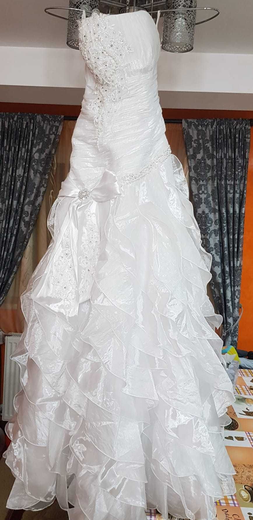 Vând rochie de mireasă