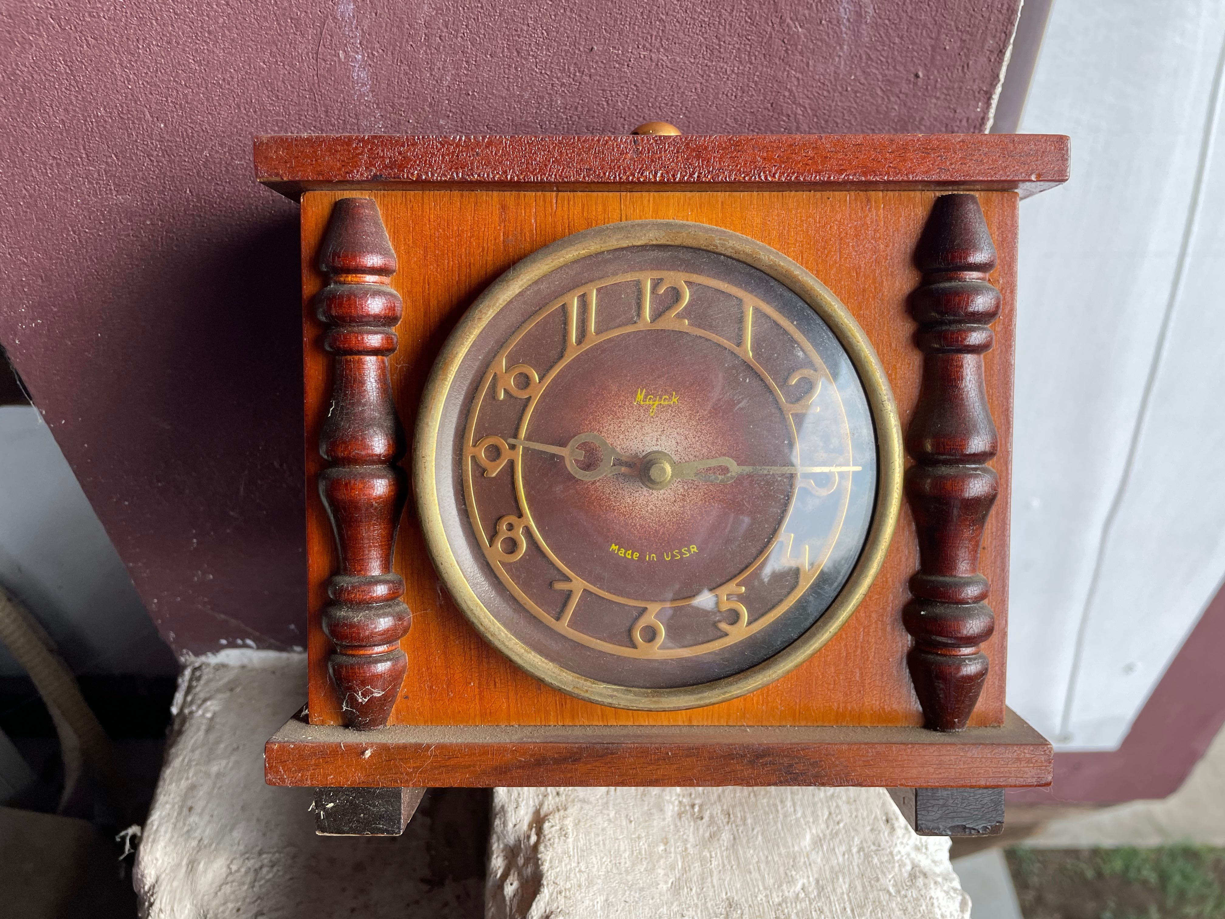 Стари неработещи часовници