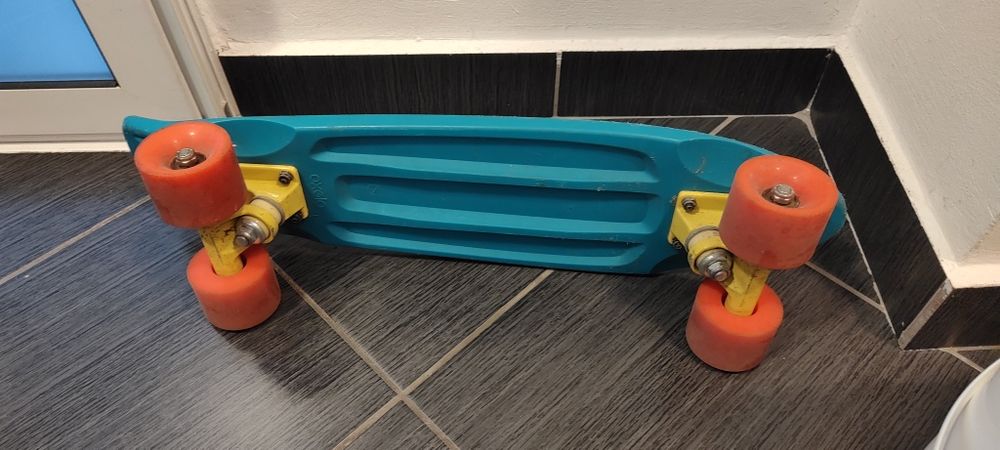 Skateboard pentru copii începători