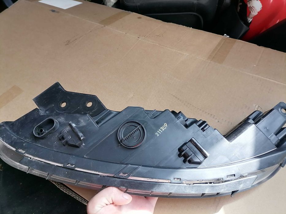 Hyundai kina 2022 USA дневни фарове с оранжав габарит