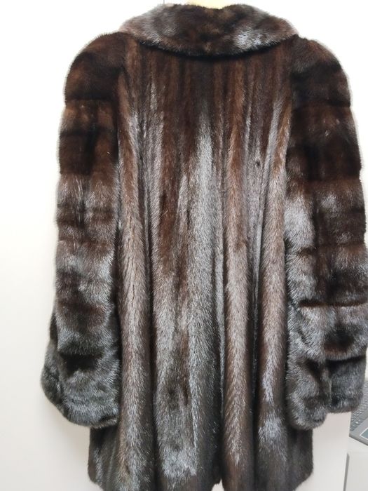 Норковая шуба в отличном состоянии