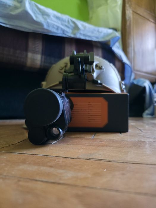Monocular night vision+ cască