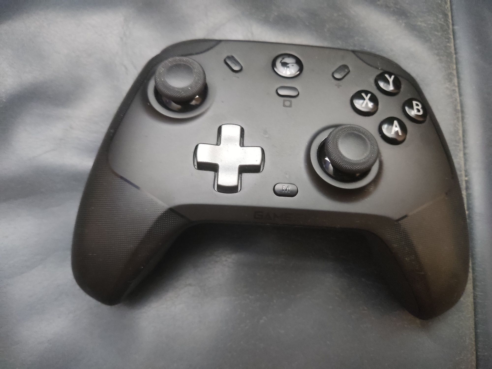 Gamesir Cyclone PRO Multi-platform wireless Game Controller