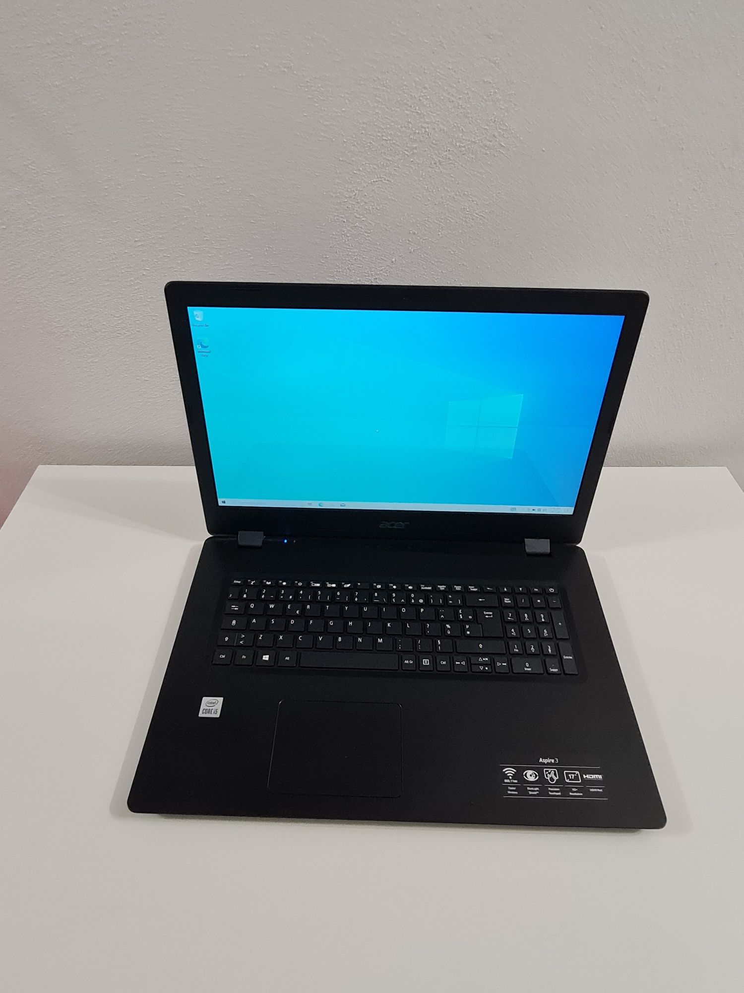 Laptop Acer cu i5 generatia 10 ,display mare 17.3