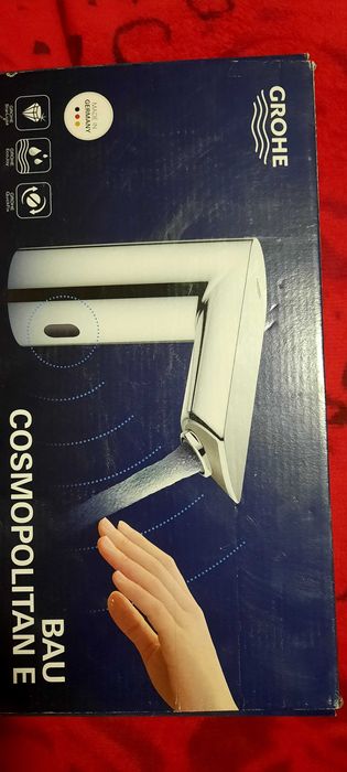 Baterie pentru baie cu senzor