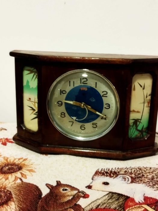 Стар дървен часовник