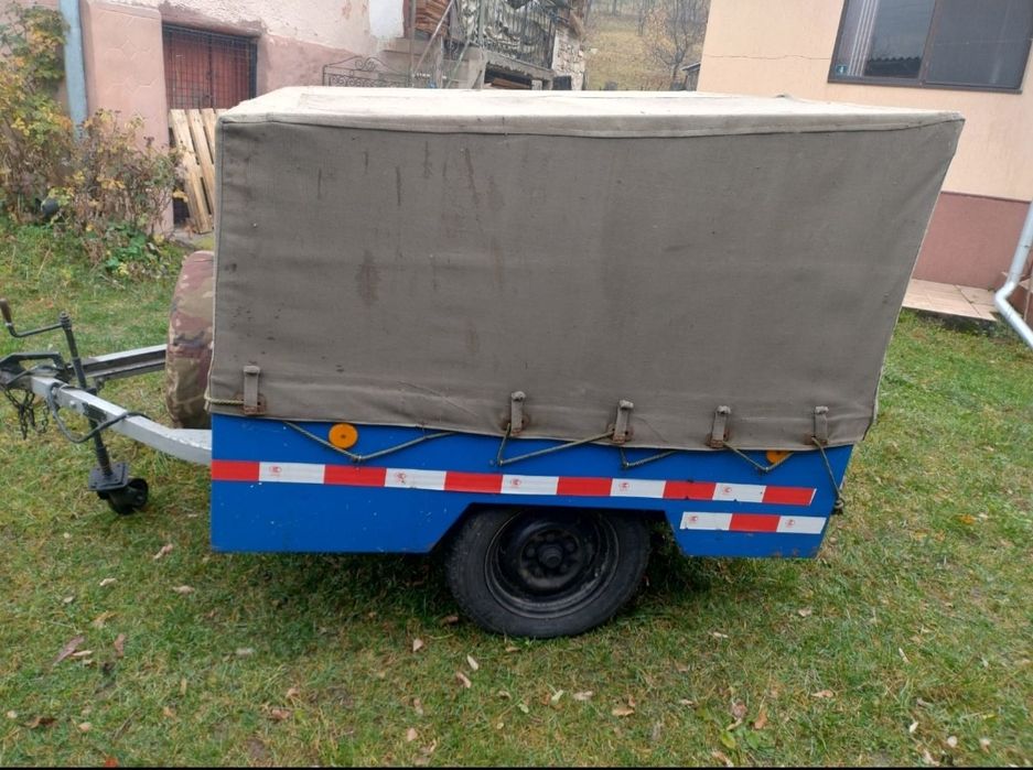 Ofer spre vânzare remorca ruseasca pe foi de arc