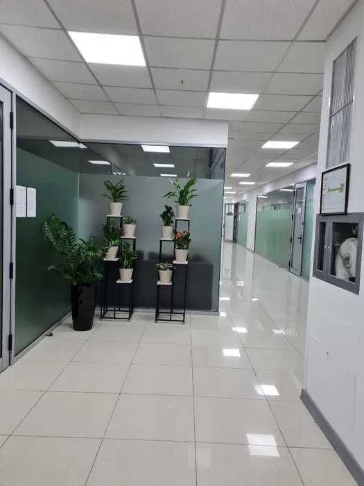 Сдам Офис  100м² и 75м² в  Бизнес Центре /Вест Министр / гост. Hampton