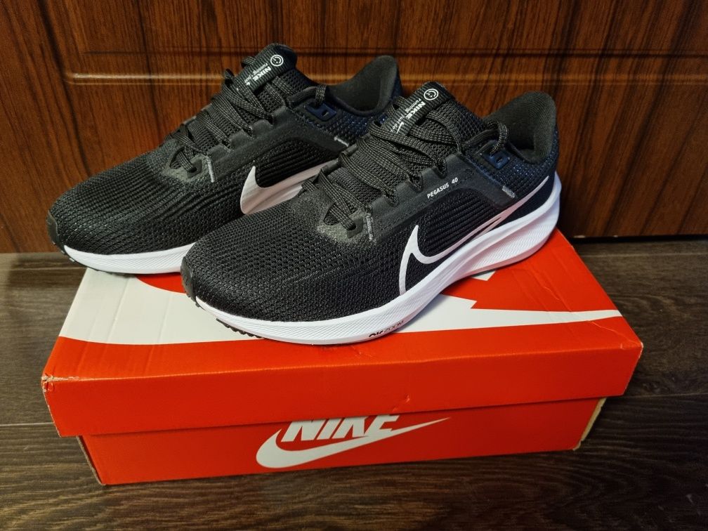 Vând Nike AIR ZOOM  Pegasus 40 pentru alergare