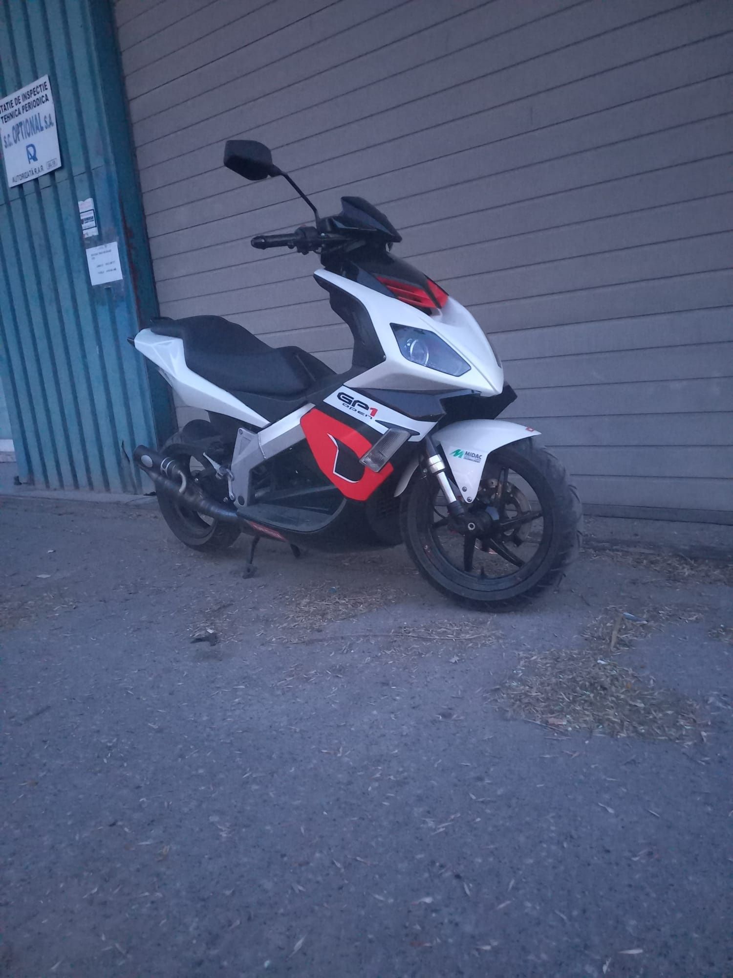 Vând derbi Gp1 49cc