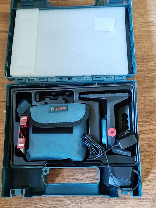 Nivela laser cu linii în cruce,, Bosch Professional Gcl 2-50 c