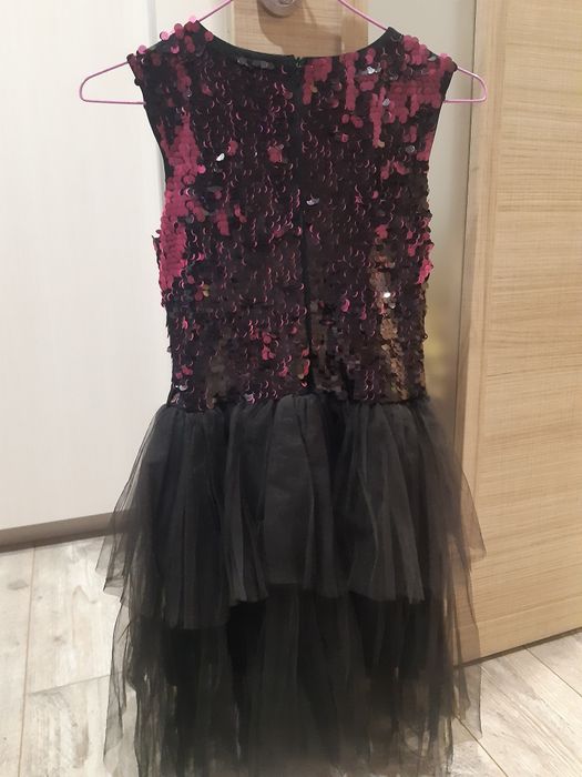 Официална рокля с променящи се пайети