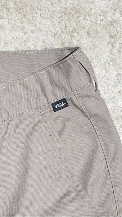 Добре запазени панталони VANS