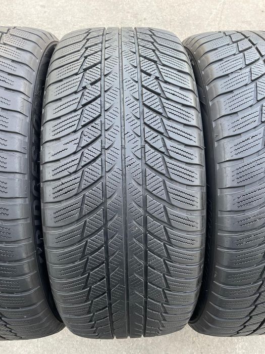 Set anvelope iarna 225 50 18 bridgestone rsc